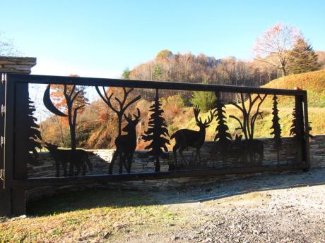 Buladean hand made gate at Red Roof Farmhouse buladean-handmade-gate-to-red-roof-farmhouse