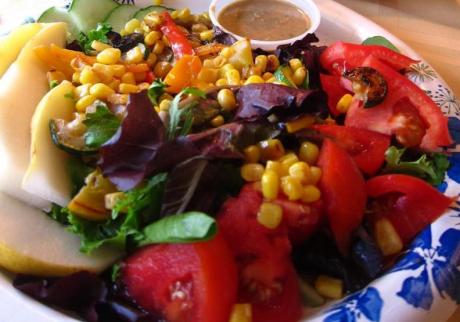 Kay's Shotgun Wedding Salad at the Upper Street Café upper-street-cafe-kays-shotgun-salad